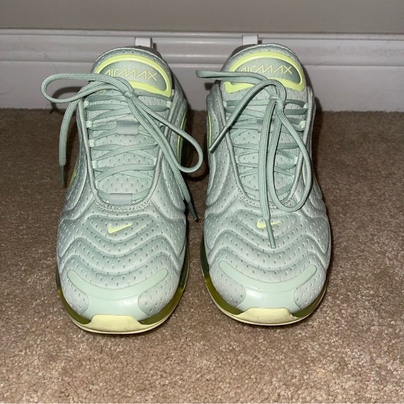 Nike Air Max 720 Women’s Sneakers Size 8.5 Pale Mint Green Volt Running Shoes - Picture 1 of 7